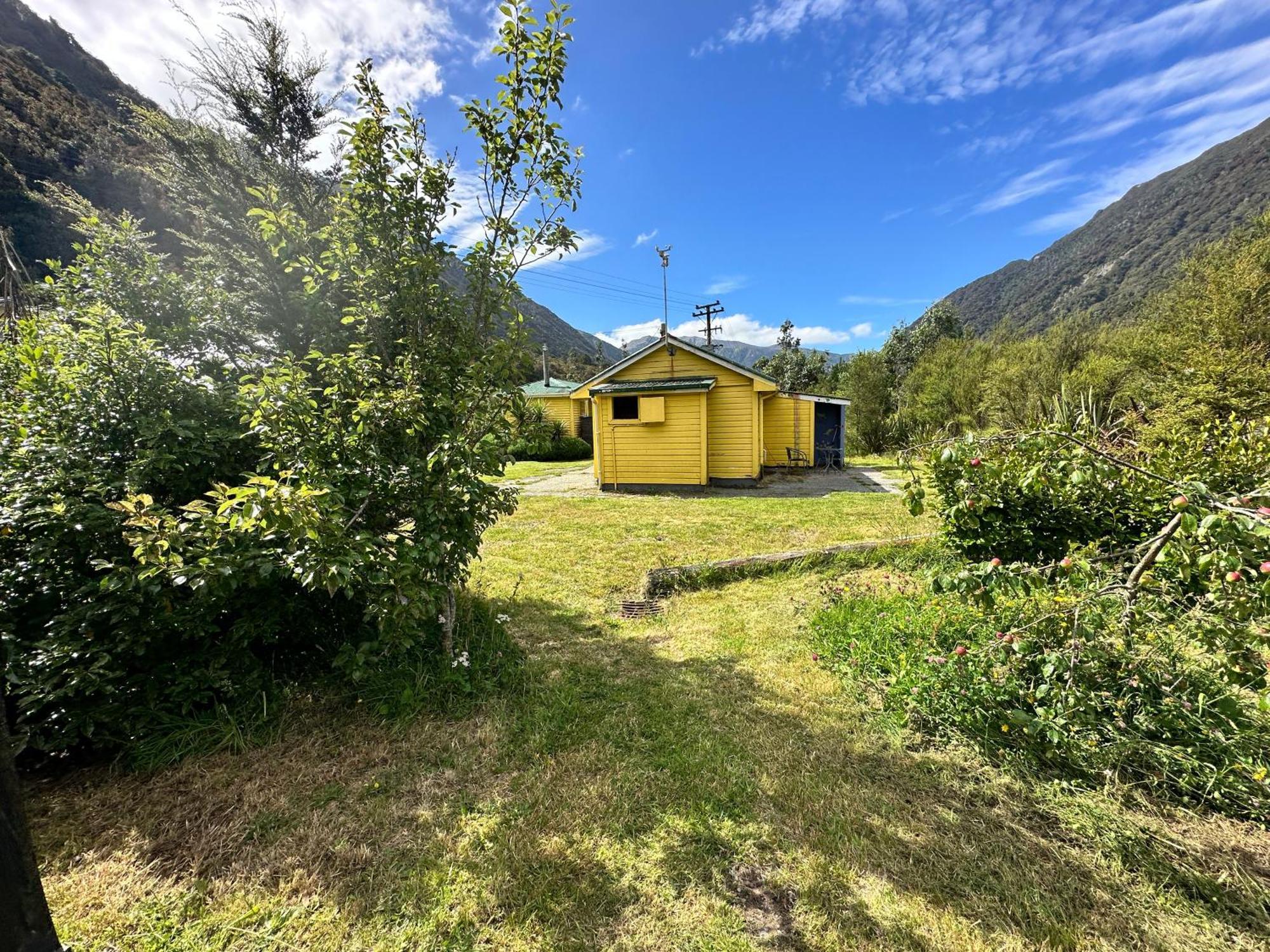 Basic, Super 'Cosy' Cabin In The Middle Of National Park And Mountains Apartment Otira Ngoại thất bức ảnh