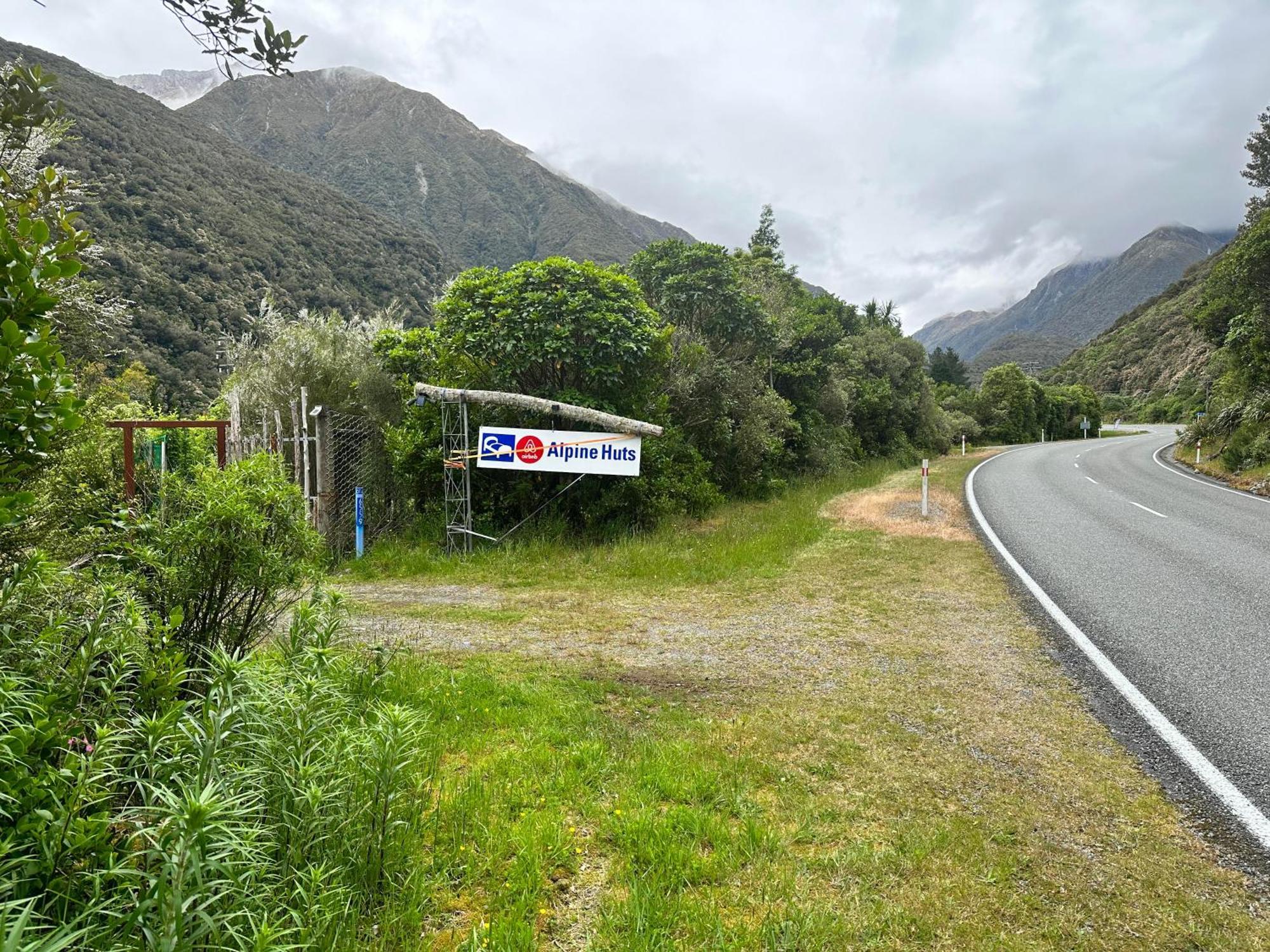 Basic, Super 'Cosy' Cabin In The Middle Of National Park And Mountains Apartment Otira Ngoại thất bức ảnh